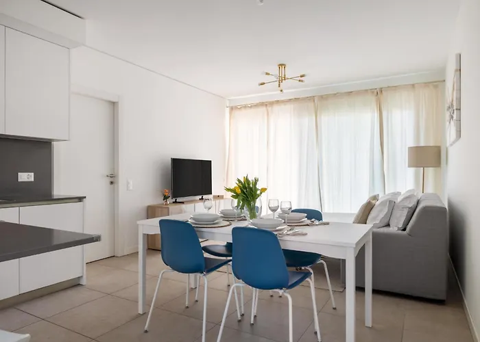 Magic Deluxe Suites - Free Parking